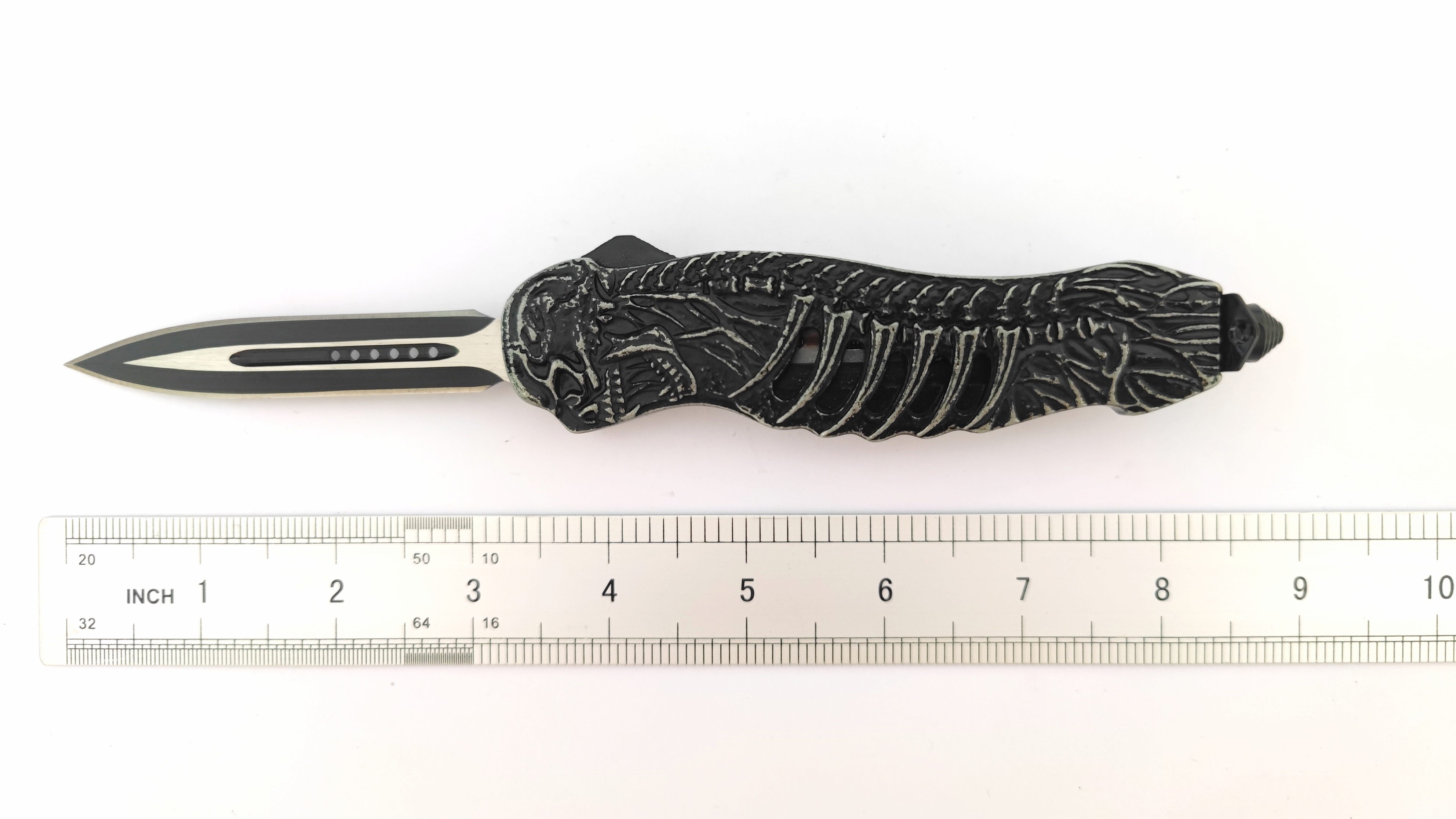 Pewter Gray Grim Reaper Novelty Skull Stonewash Spring Assisted Defender Clip Point Auto OTF Knife