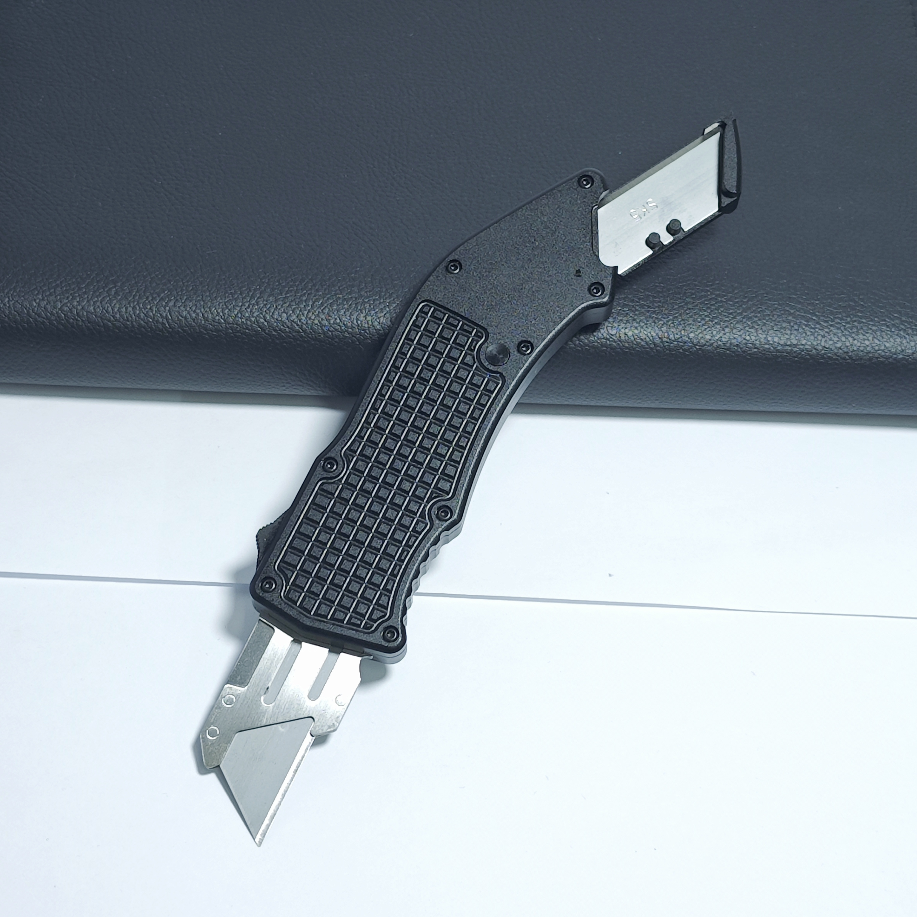 mmexport1766033072101