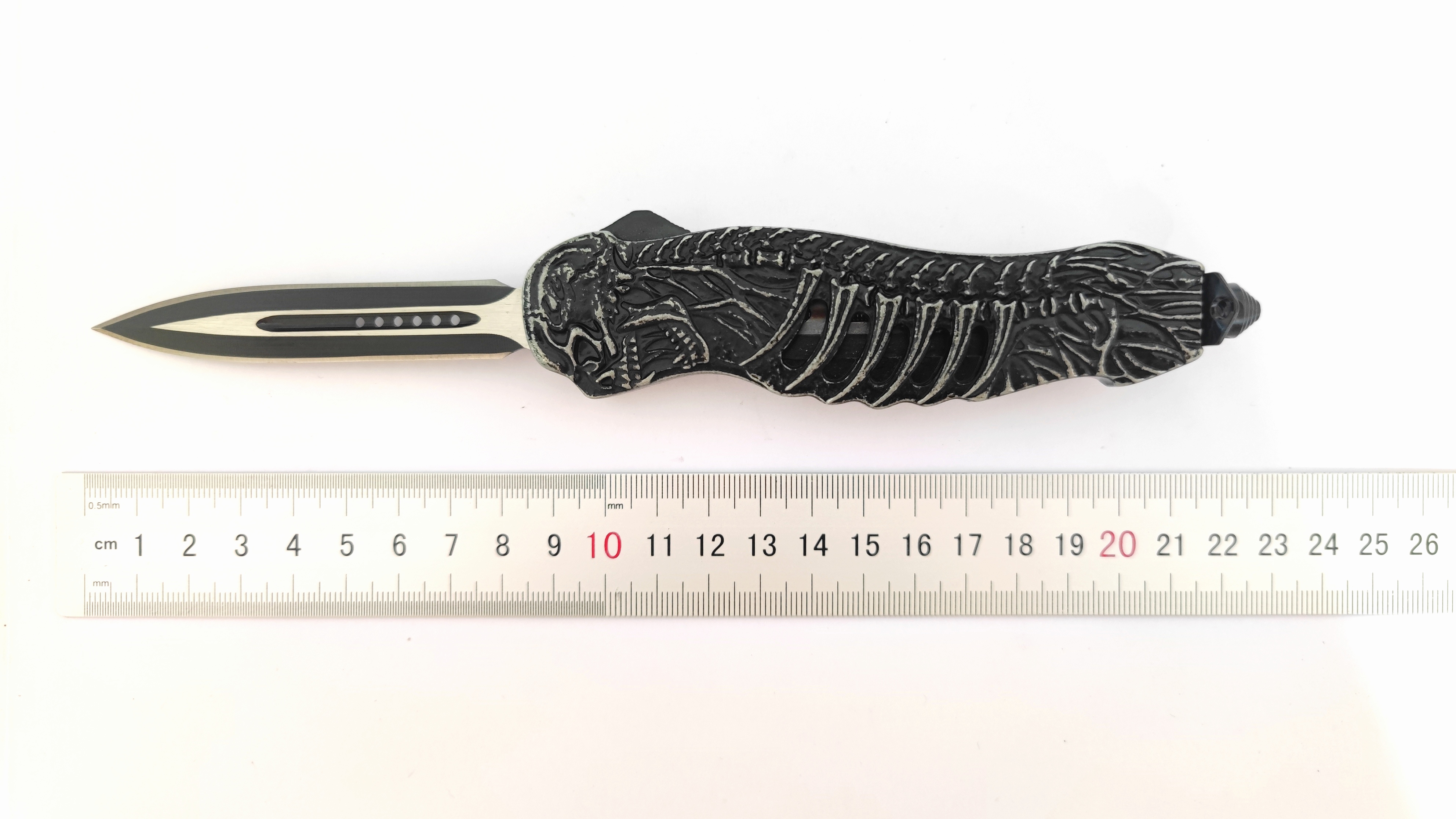 Pewter Gray Grim Reaper Novelty Skull Stonewash Spring Assisted Defender Clip Point Auto OTF Knife