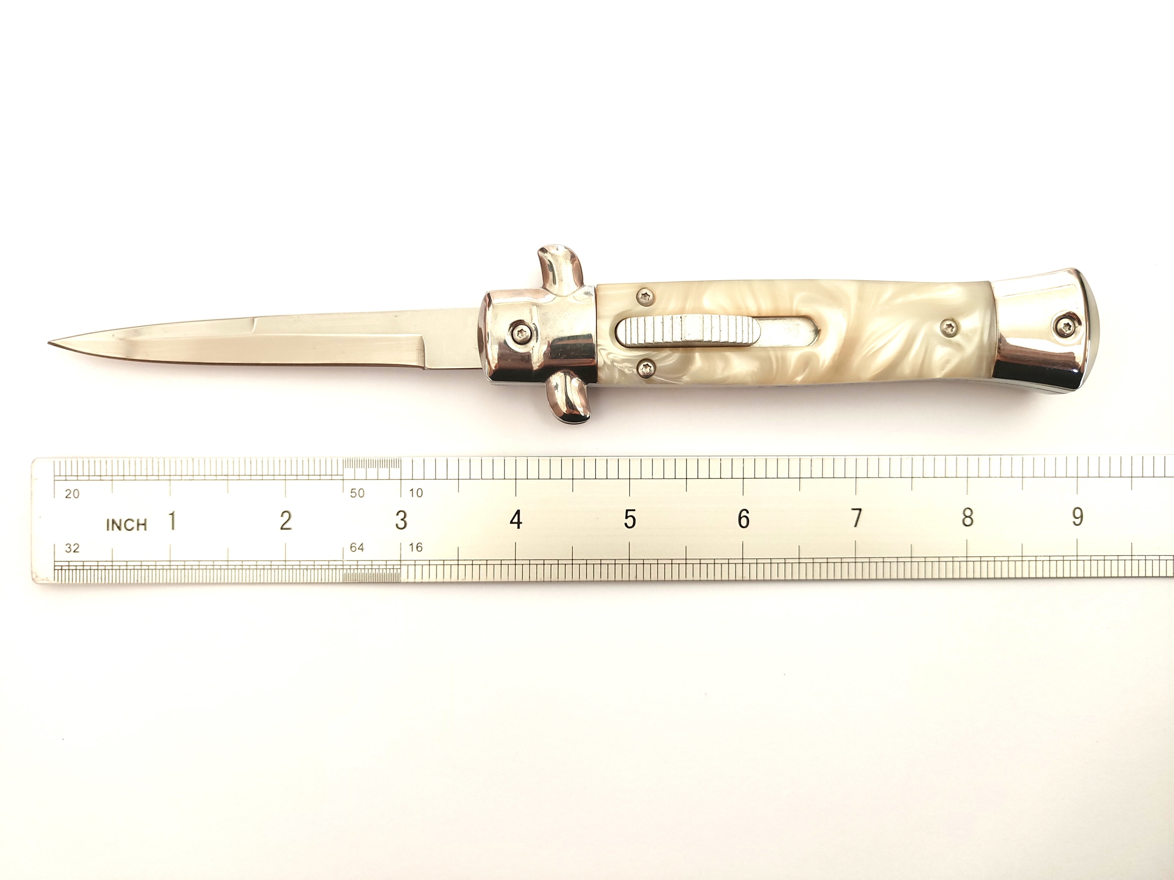 Italian Stiletto Collection And Display W/O Clip Out The Front OTF Automatic Knife