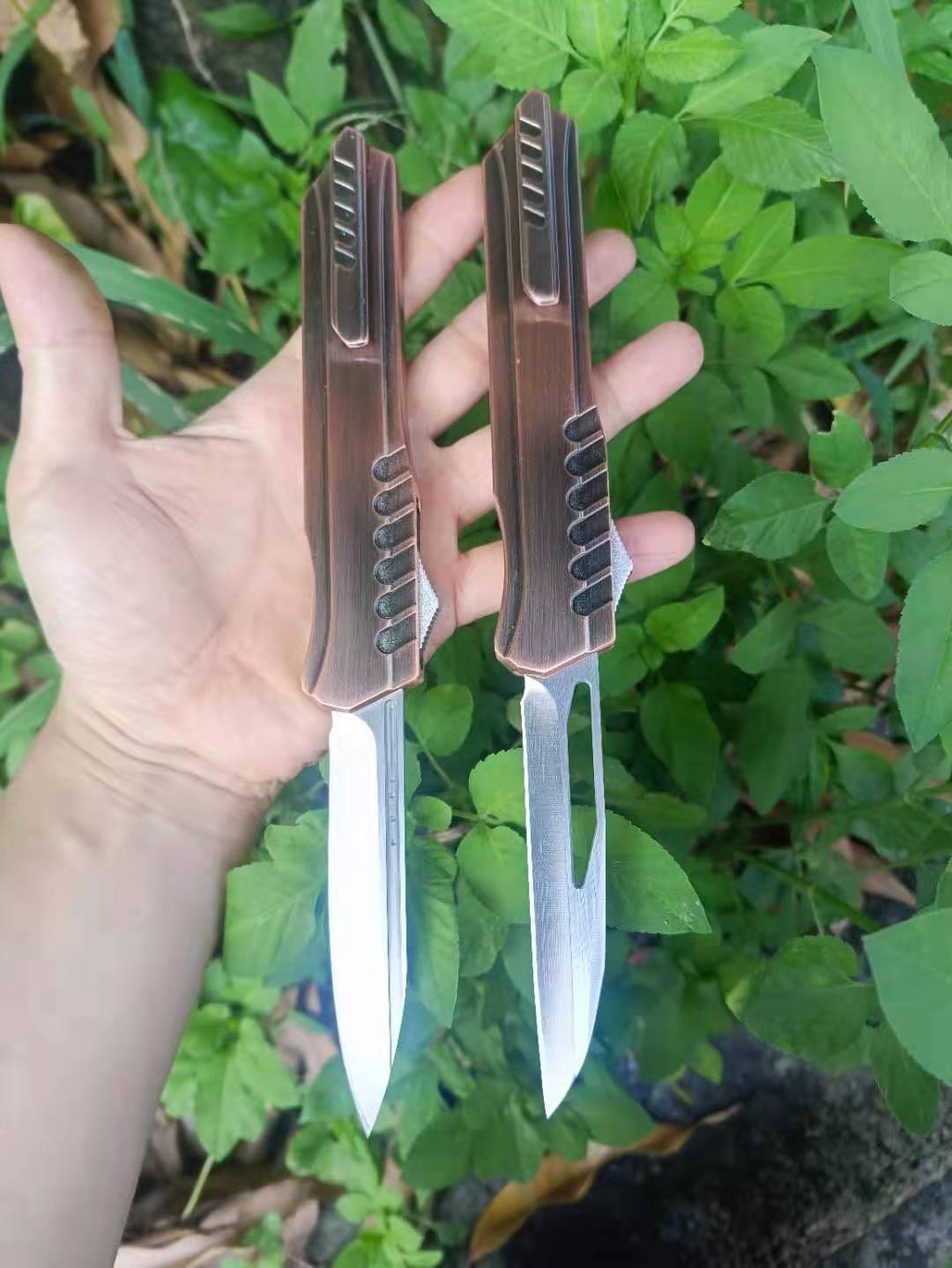 Customized Chinese Distributor Custom High Quality Pocket Knife Switch Blade Knife Pocket Clip Window Breaker Folded Automatic Otf Knife