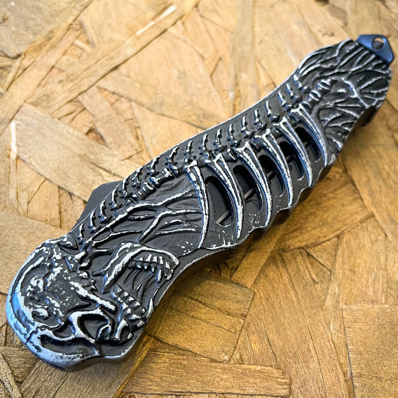 Pewter Gray Grim Reaper Novelty Skull Stonewash Spring Assisted Defender Clip Point Auto OTF Knife