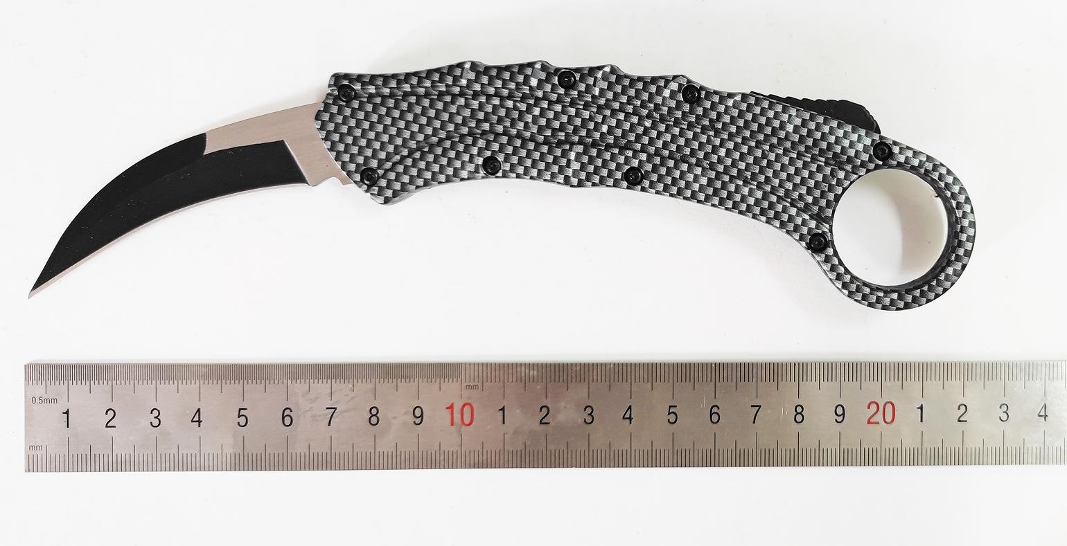 Chinese Wholesale Carbon Fiber Coated Dinosaur Bone Otf Auto Karambit Knife