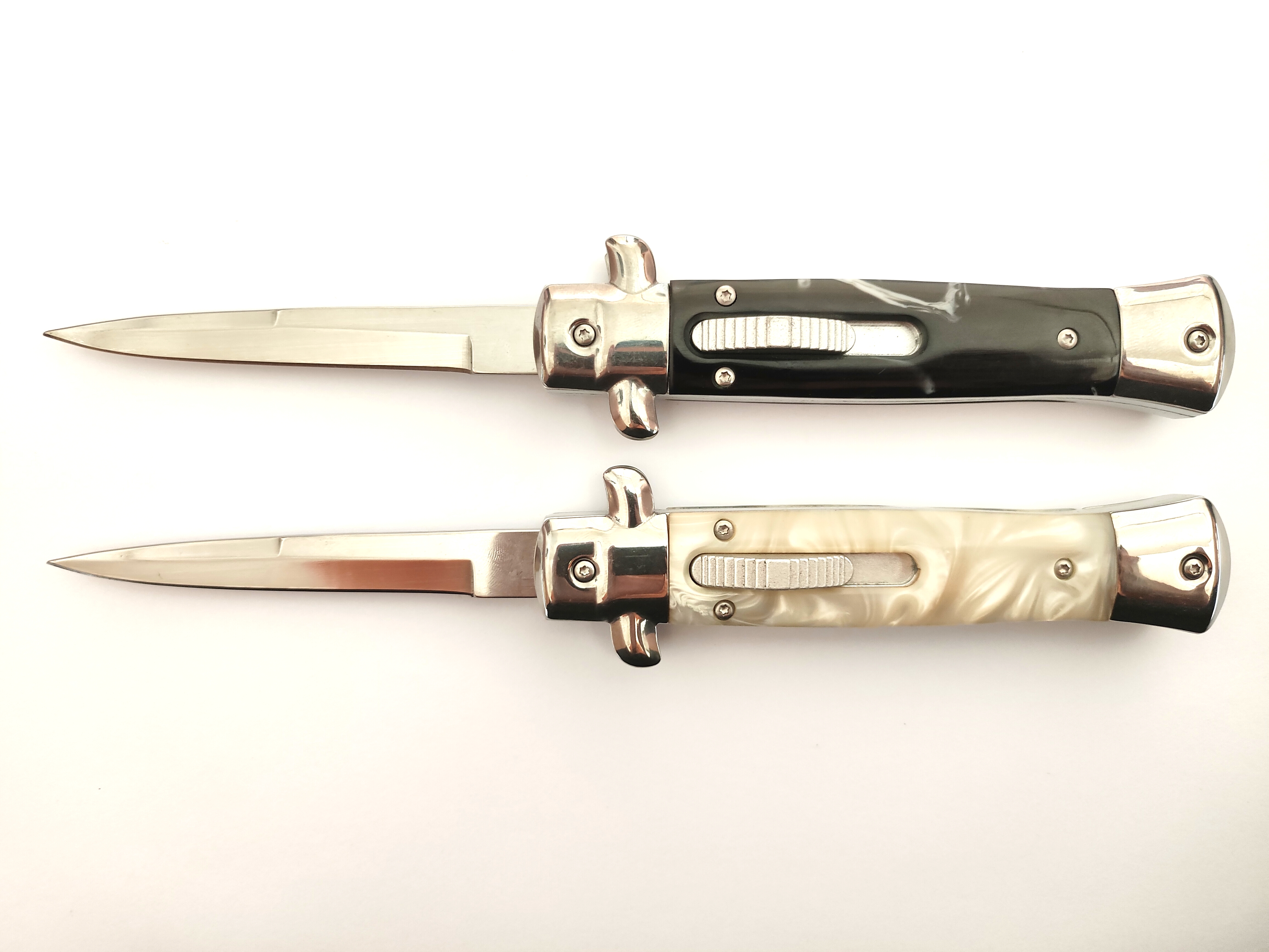 Italian Stiletto Collection And Display W/O Clip Out The Front OTF Automatic Knife