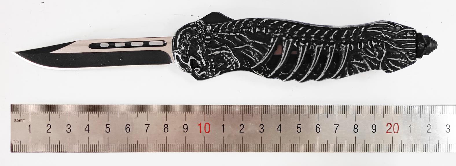 Pewter Gray Grim Reaper Novelty Skull Stonewash Spring Assisted Defender Clip Point Auto OTF Knife