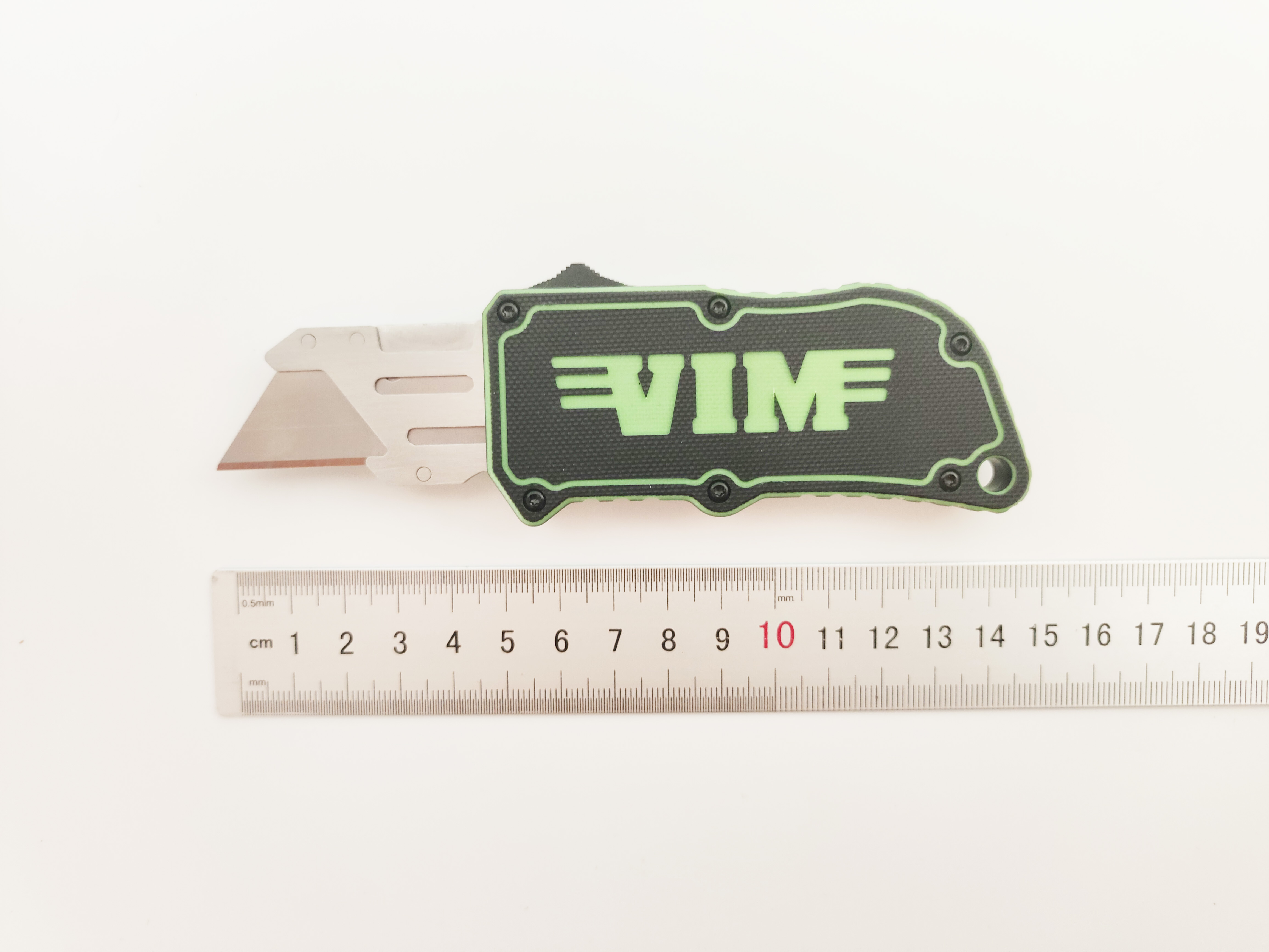 Heavy Duty OTF Utility Knife Manufacturer | Retractable Sliding Box Cutter for Wholesale