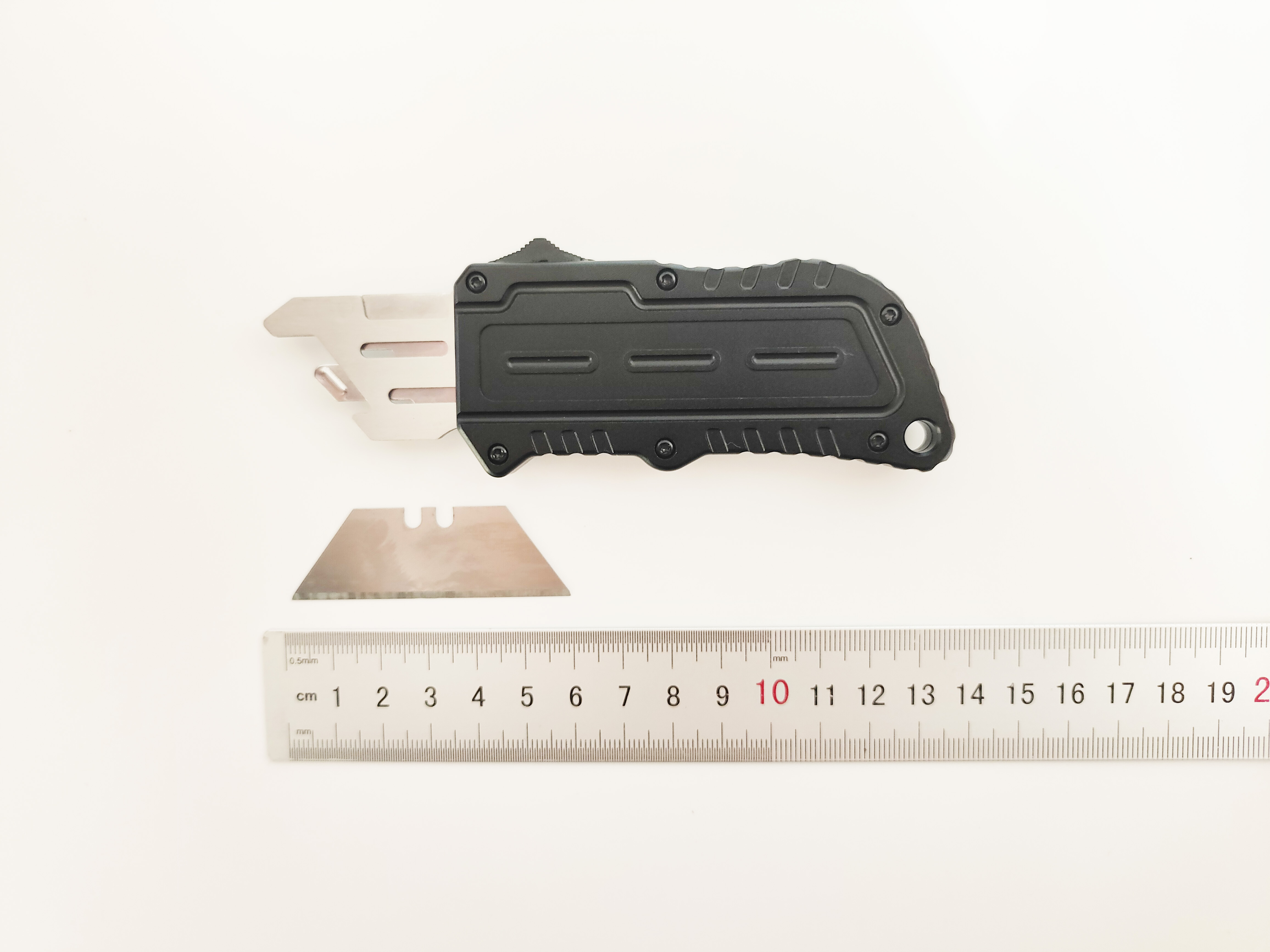 Wholesale OTF Utility Knife with Replaceable Blade | China Factory Custom Packaging Cutter Supplier