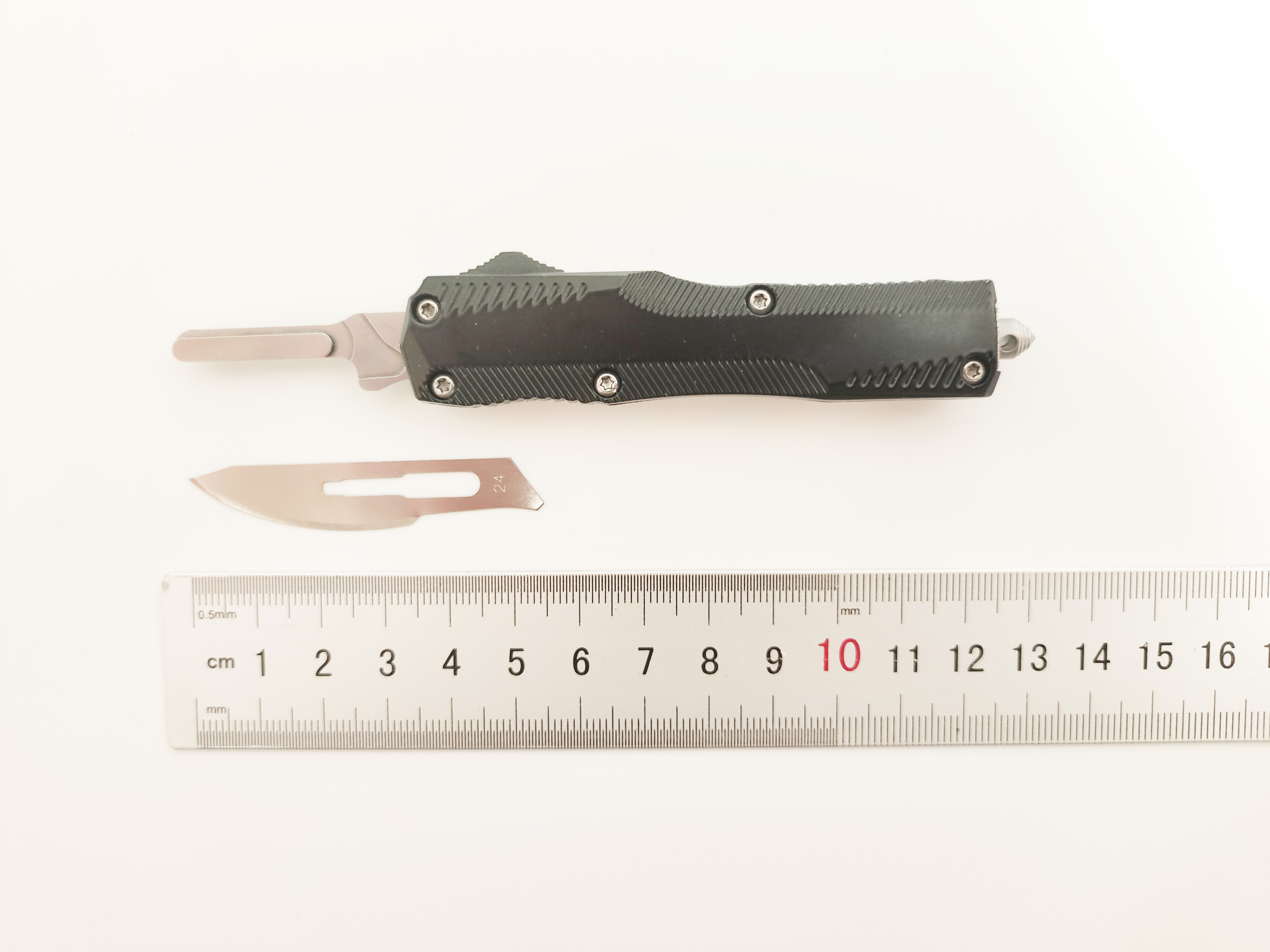 Premium OTF Surgical Scalpel | Heavy Duty Sliding Pocket Knife for Craft & EDC | Replaceable #23 #24 Blades Utility Knife Manufacturer